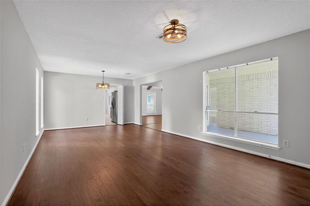 1927 Hidden Creek Drive, Kingwood, TX 77339