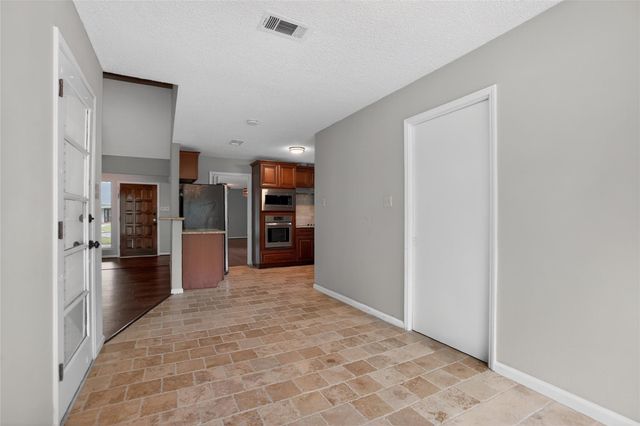 1927 Hidden Creek Drive, Kingwood, TX 77339