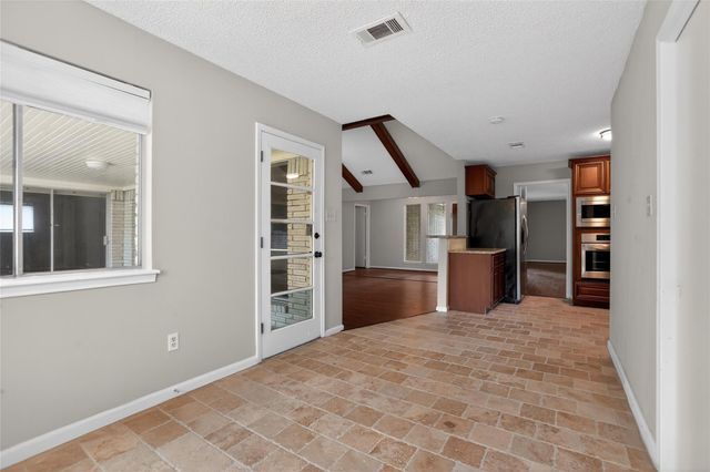 1927 Hidden Creek Drive, Kingwood, TX 77339