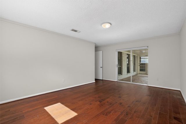 1927 Hidden Creek Drive, Kingwood, TX 77339