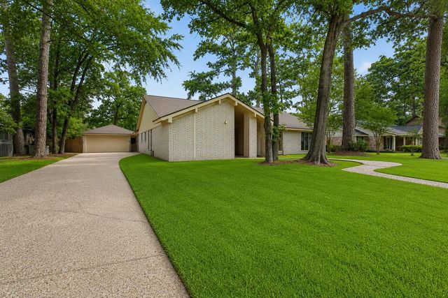1927 Hidden Creek Drive, Kingwood, TX 77339