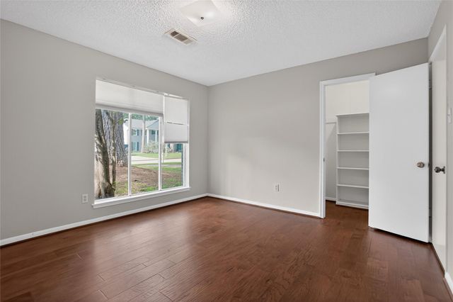 1927 Hidden Creek Drive, Kingwood, TX 77339