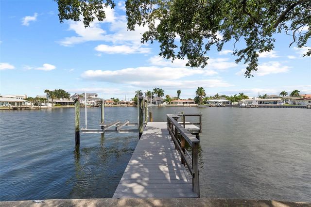 1514 SEA GULL DRIVE S, St Petersburg, FL 33707