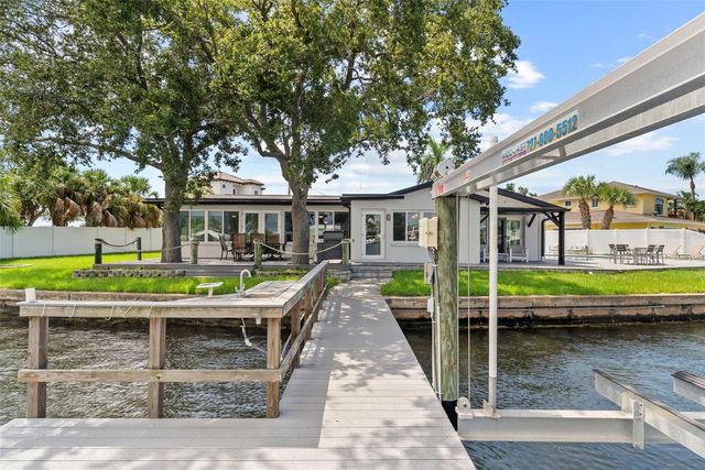 1514 SEA GULL DRIVE S, St Petersburg, FL 33707