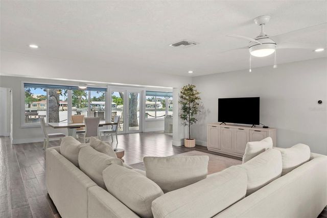 1514 SEA GULL DRIVE S, St Petersburg, FL 33707