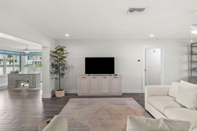 1514 SEA GULL DRIVE S, St Petersburg, FL 33707