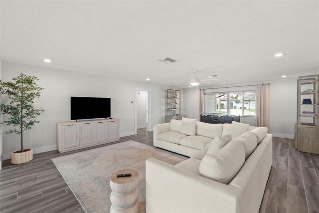 1514 SEA GULL DRIVE S, St Petersburg, FL 33707