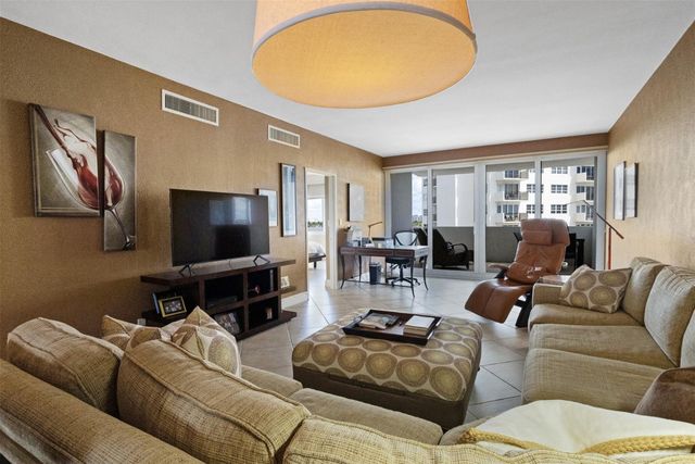 333 Sunset Drive 503, Fort Lauderdale, FL 33301