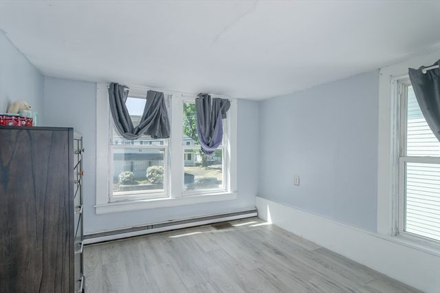 14 Sutton Ave, Oxford, MA 01540