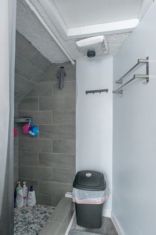 14 Sutton Ave, Oxford, MA 01540