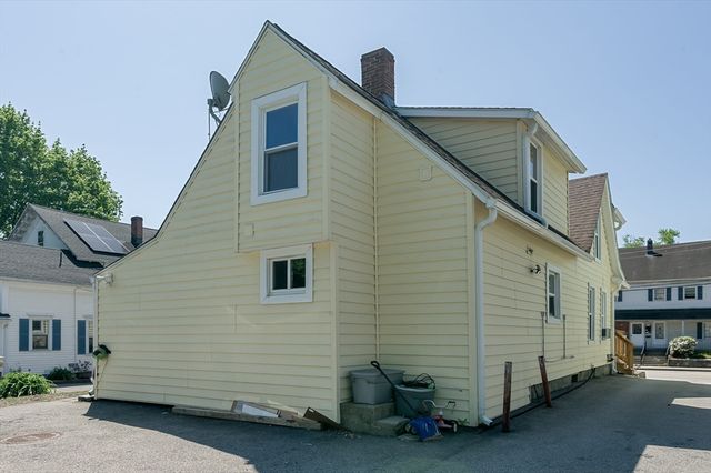 14 Sutton Ave, Oxford, MA 01540