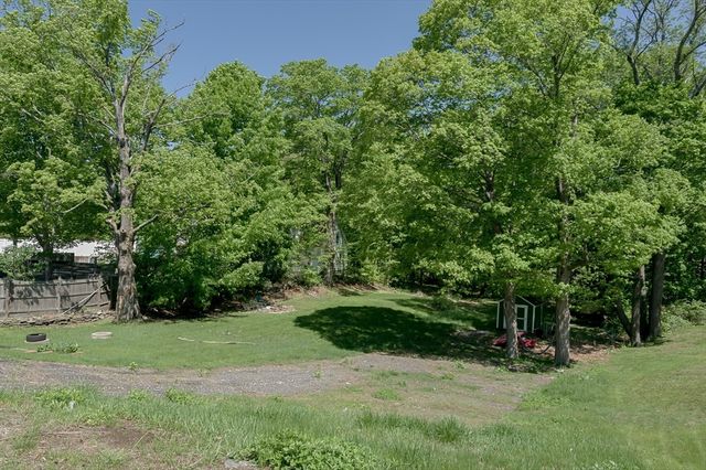 14 Sutton Ave, Oxford, MA 01540