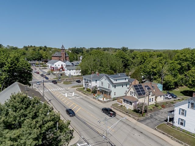 14 Sutton Ave, Oxford, MA 01540