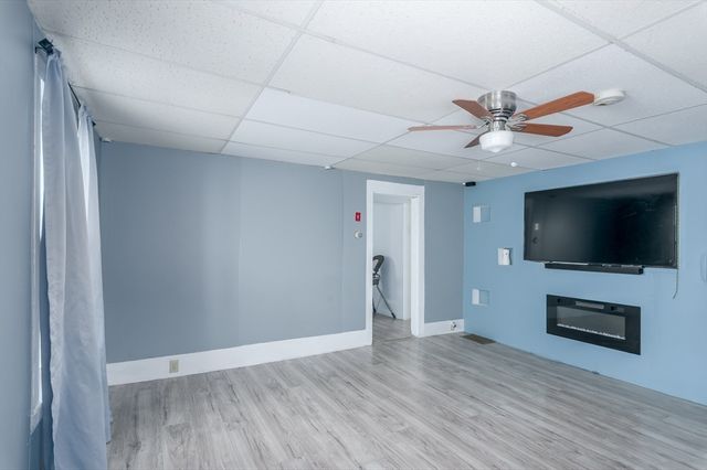 14 Sutton Ave, Oxford, MA 01540