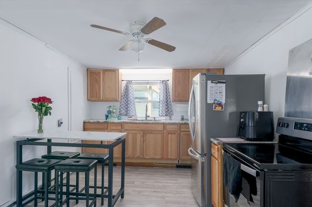 14 Sutton Ave, Oxford, MA 01540