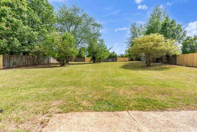 6623 ROCKY PARK DR, Memphis, TN 38141