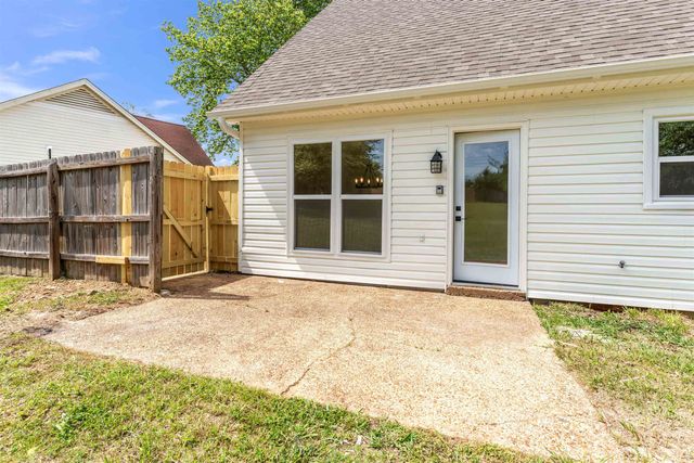 6623 ROCKY PARK DR, Memphis, TN 38141