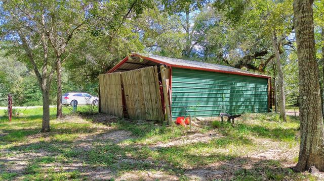 22722 County Road 384 A, Damon, TX 77430