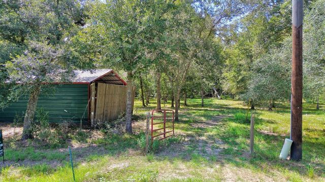 22722 County Road 384 A, Damon, TX 77430