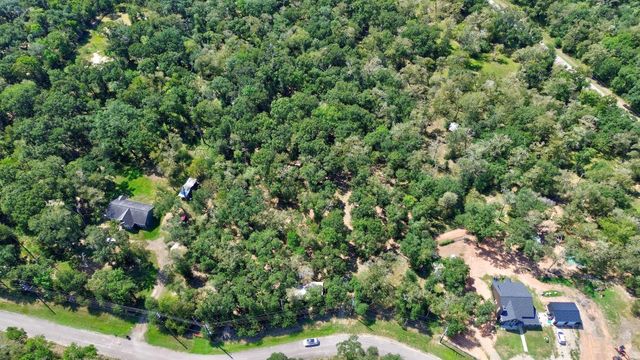 22722 County Road 384 A, Damon, TX 77430