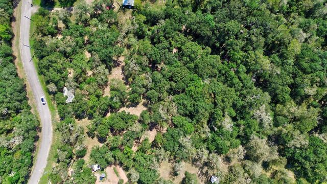 22722 County Road 384 A, Damon, TX 77430