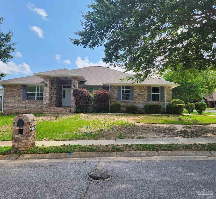 2441 Pine Forest Rd, Pensacola, FL 32533