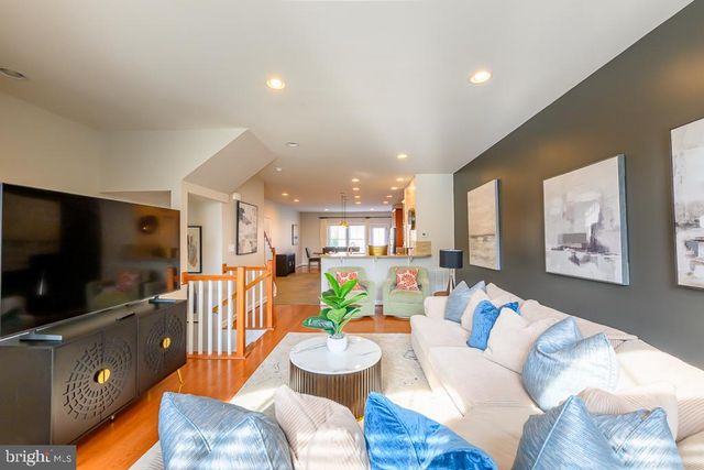 20649 DUXBURY TER, Ashburn, VA 20147