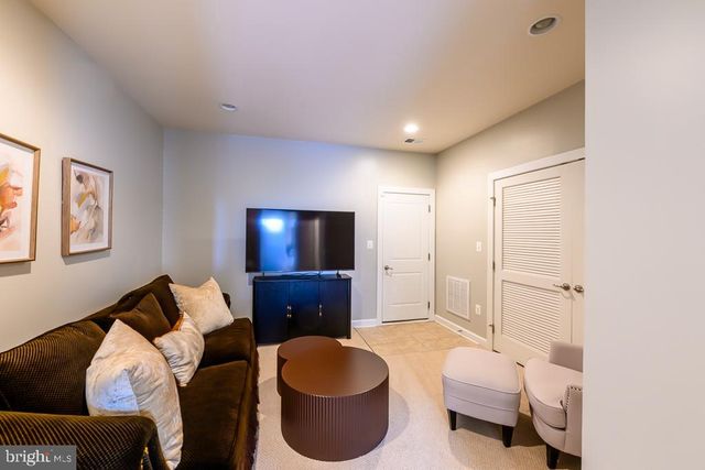 20649 DUXBURY TER, Ashburn, VA 20147