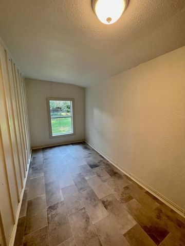 1020 Clinton Street, Stephenville, TX 76401