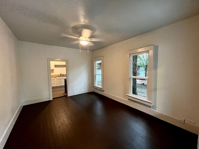 1020 Clinton Street, Stephenville, TX 76401