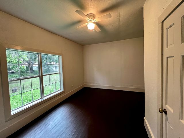 1020 Clinton Street, Stephenville, TX 76401
