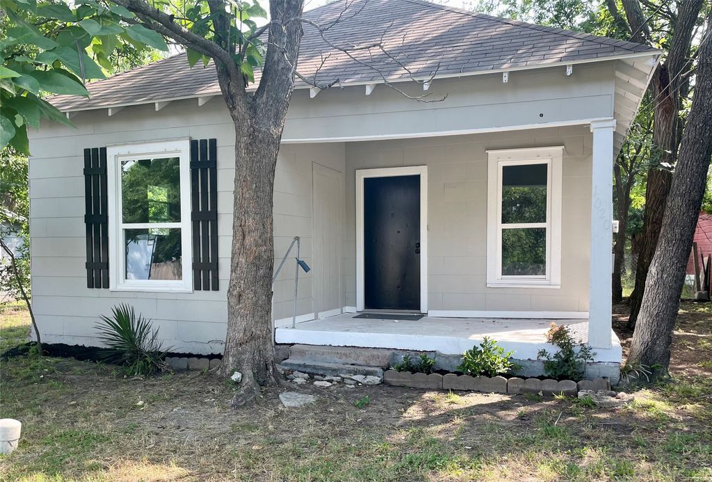 1020 Clinton Street, Stephenville, TX 76401