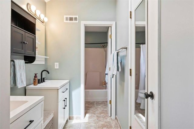 1617 Welleslay Lane, Liberty, MO 64068