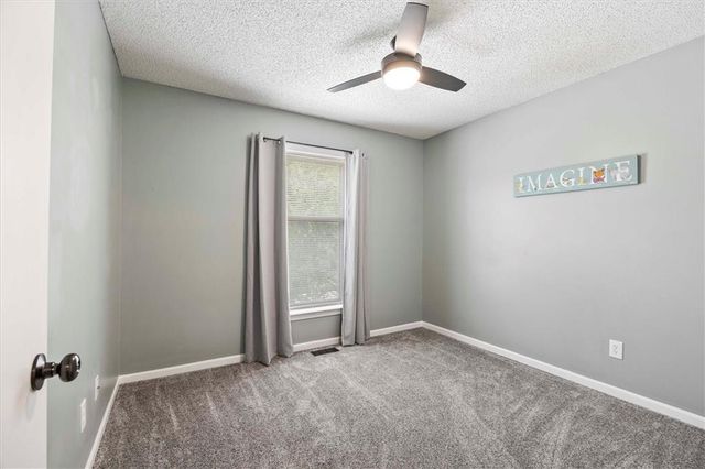 1617 Welleslay Lane, Liberty, MO 64068