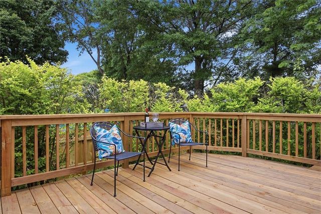 1617 Welleslay Lane, Liberty, MO 64068