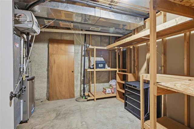 1617 Welleslay Lane, Liberty, MO 64068