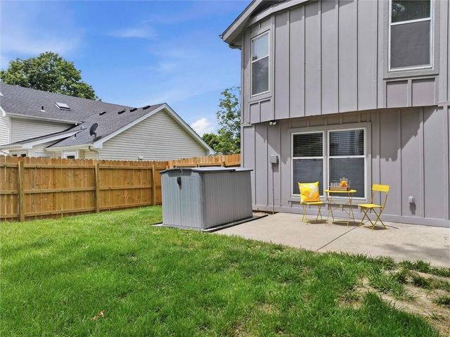 1617 Welleslay Lane, Liberty, MO 64068