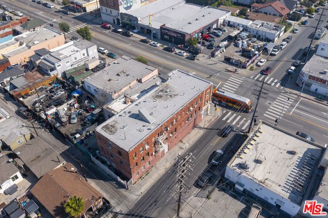 5929 S Broadway, Los Angeles, CA 90003