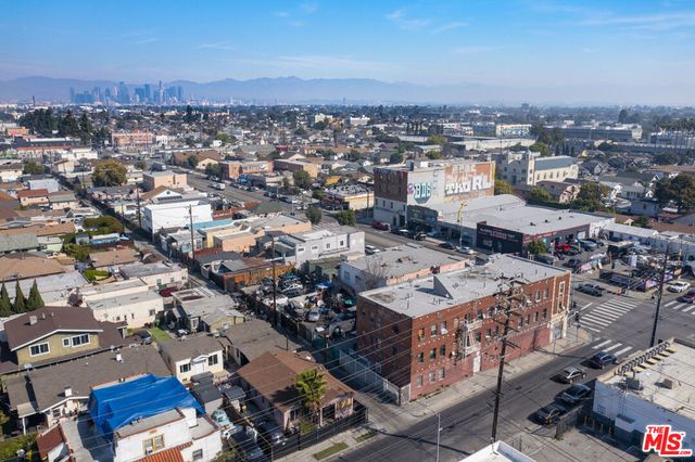 5929 S Broadway, Los Angeles, CA 90003
