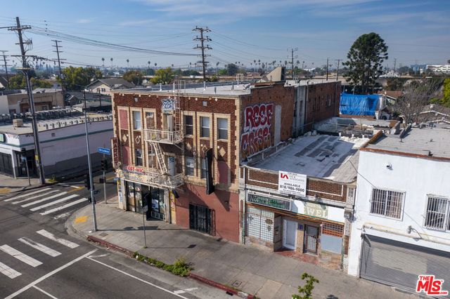 5929 S Broadway, Los Angeles, CA 90003