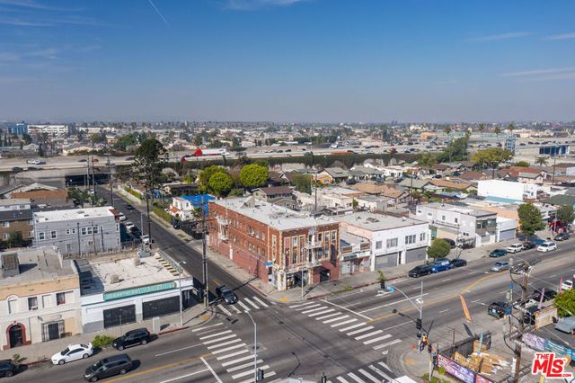 5929 S Broadway, Los Angeles, CA 90003