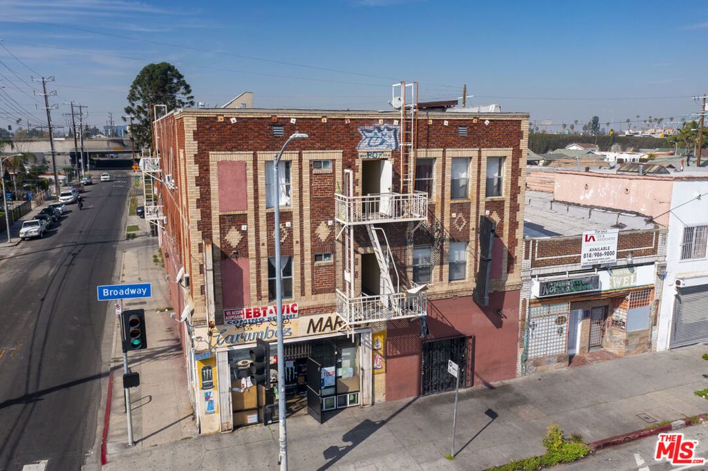 5929 S Broadway, Los Angeles, CA 90003