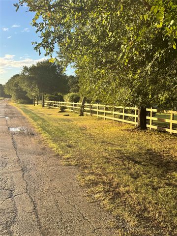 550 Brookshire Street, Powell, TX 75153
