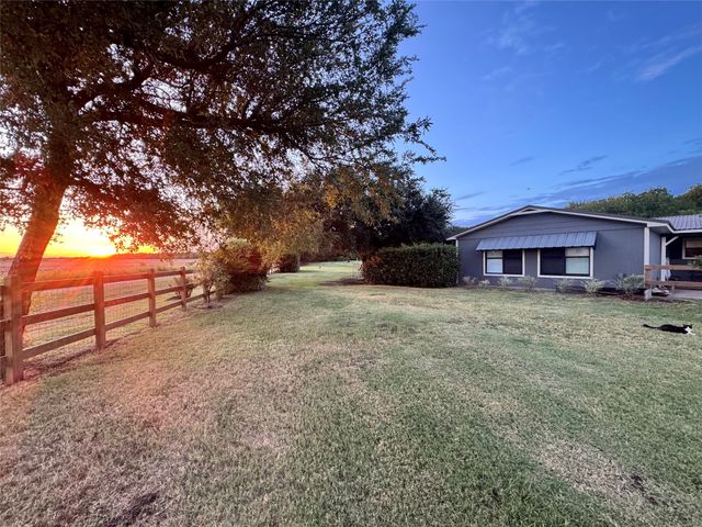 550 Brookshire Street, Powell, TX 75153