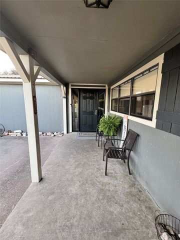 550 Brookshire Street, Powell, TX 75153
