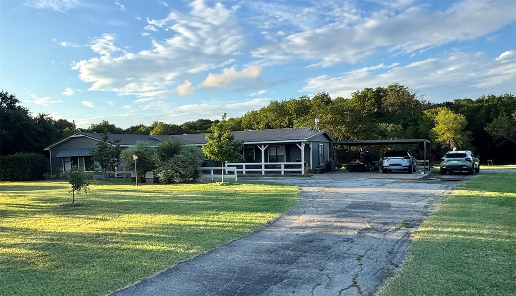 550 Brookshire Street, Powell, TX 75153
