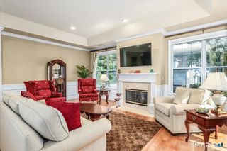 16 Franklin Court 16, Newtown, CT 06470