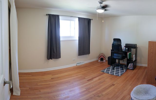240 Brentwood Drive, Des Plaines, IL 60016