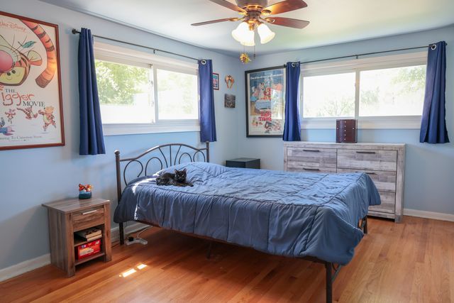240 Brentwood Drive, Des Plaines, IL 60016
