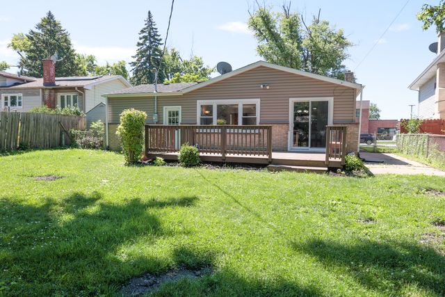 240 Brentwood Drive, Des Plaines, IL 60016